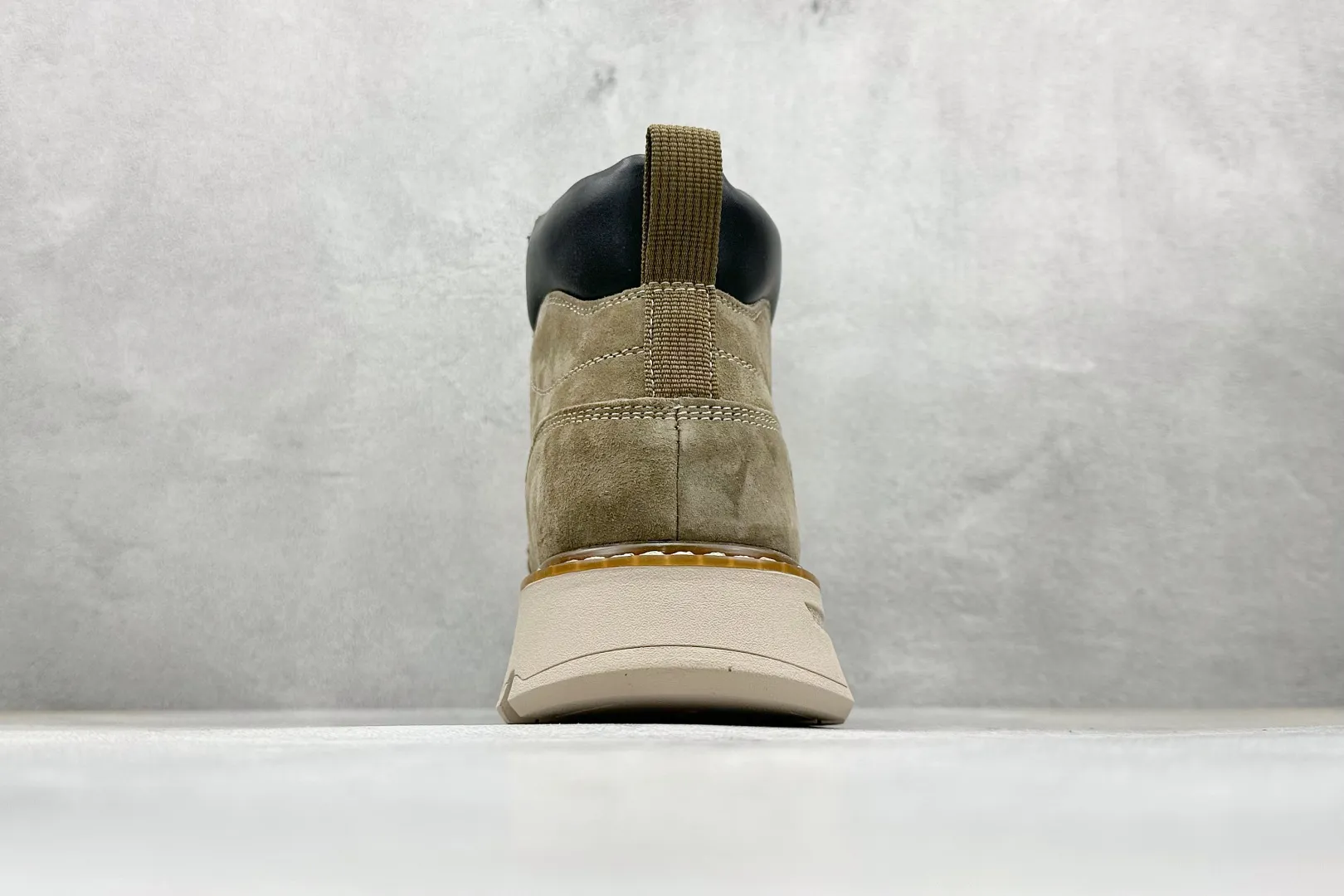🐲💰 600 support store opening UGG 2025 autumn and winter new men's mid-cut casual Martin boots series #Guangdong Dachang quality 25ss autumn and winter new style fashion trend matching The fabric is imported from Italy frosted cowhide. The whole shoe is made of genuine cowhide material, from the outsole to the hardware, all made from OEM raw materials. Good products do not kill pigs. The quality of the first order is strictly controlled. The full set of official website unified packaging. This winter's cold-proof outdoor products, daily casual matching A must-have for stylish men‼ American affordable luxury brand [UGG] Tasman Weather Hybrid Tasman hybrid series mid-top lightweight casual Martin boots" Size: 39-44 (one size larger than sports shoes)